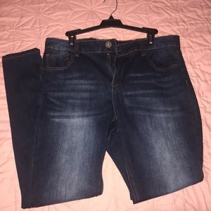 Cute dark wash skinny jeans!